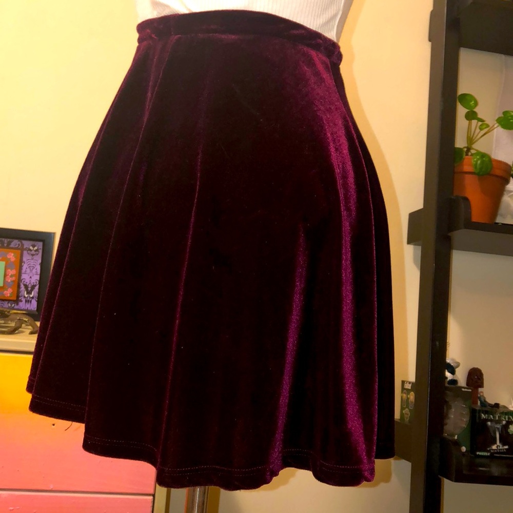 Skirt - Picture 2 of 3